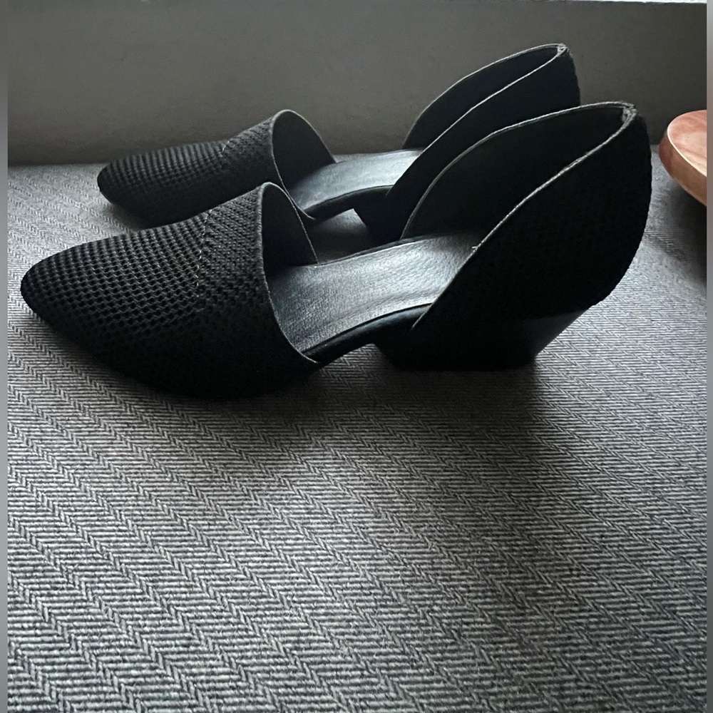 Taryn Rose Black Patent Leather Open-Toe Pumps – Size 8.5